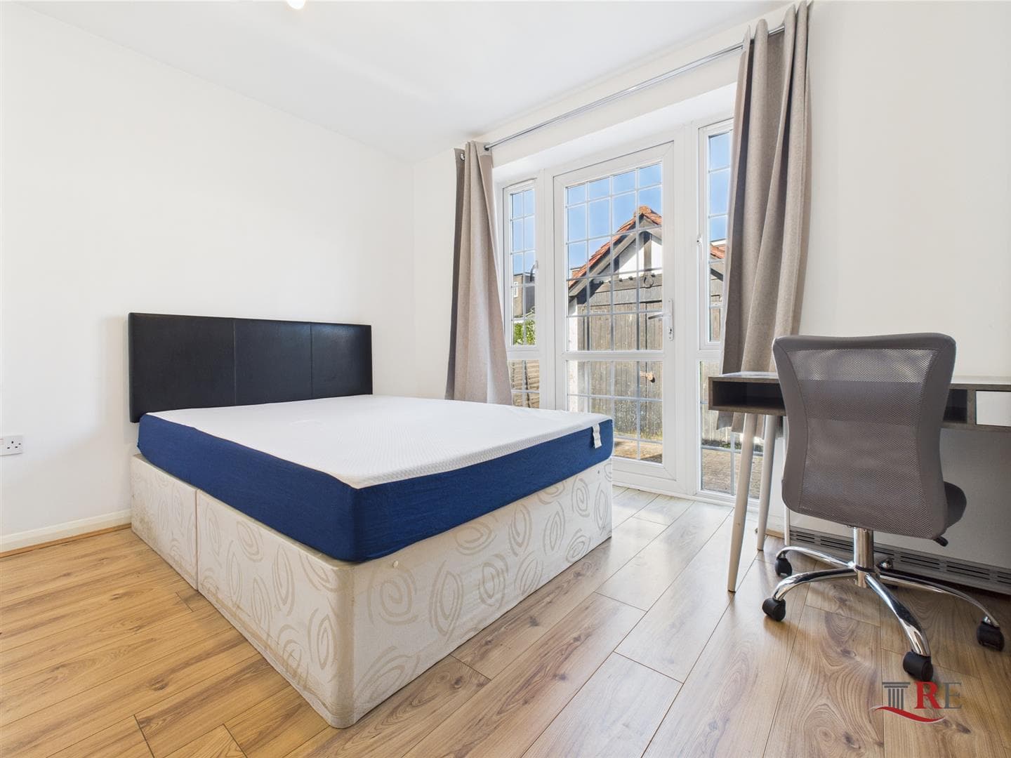 Heathfield Gardens, London, Brent, NW11 9HX