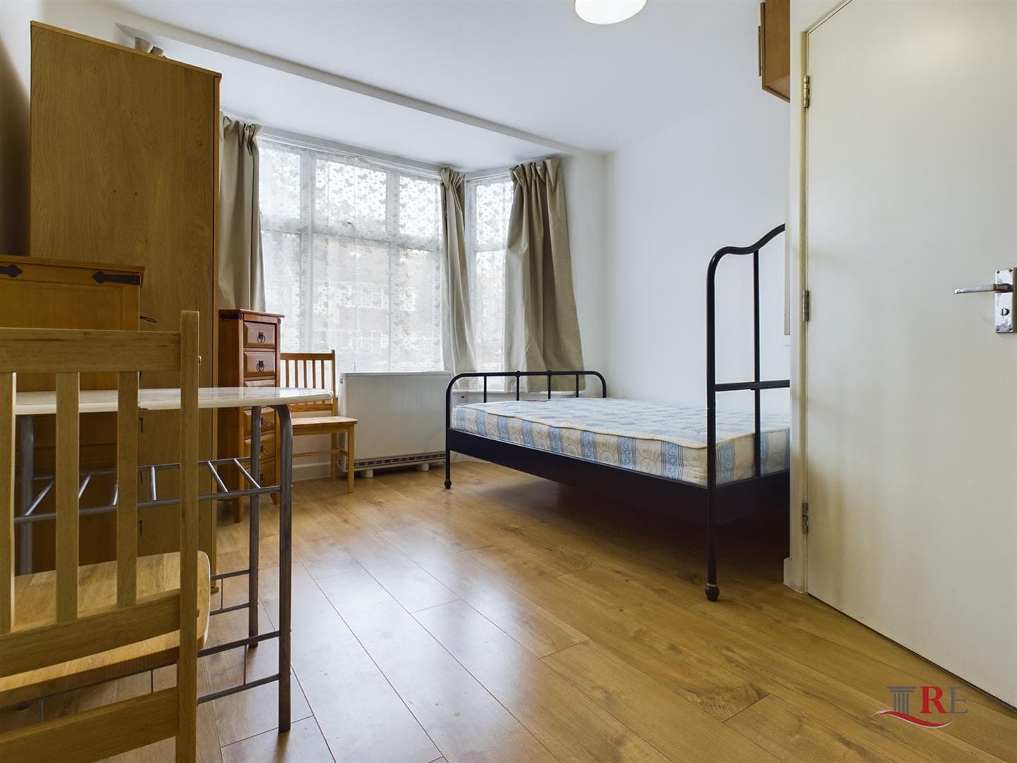 Cotswold Gardens, London, London, NW2 1PE